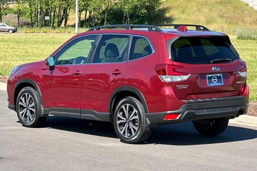 Crimson Red Pearl 2022 Subaru Forester Limited