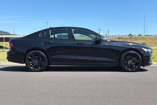 Onyx Black Metallic 2024 Volvo S60 B5 Plus Black Edition