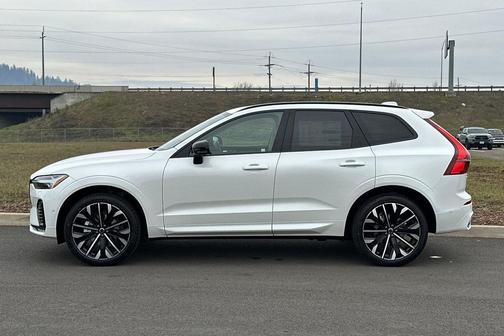 2026 Volvo XC60 B5 Ultra
