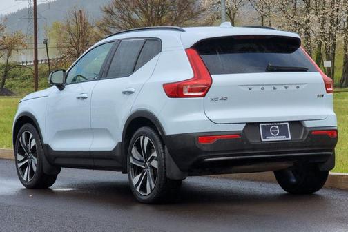 Cloud Blue 2024 Volvo XC40 B5 Plus Dark Theme