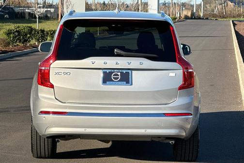 2024 Volvo XC90 Recharge Plug-In Hybrid T8 Plus Bright Theme 7-Seater