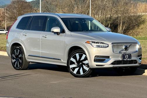 2024 Volvo XC90 Recharge Plug-In Hybrid T8 Plus Bright Theme 7-Seater
