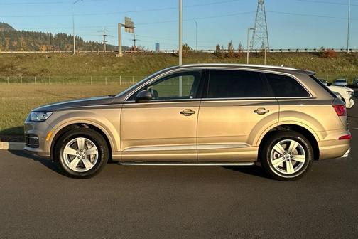2019 Audi Q7 45 Premium Plus