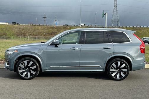 2023 Volvo XC90 Recharge Plug-In Hybrid T8 Ultimate 6-Seater