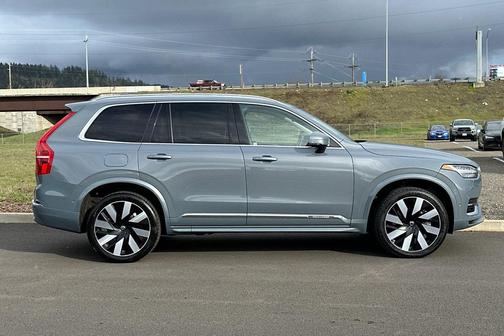 2023 Volvo XC90 Recharge Plug-In Hybrid T8 Ultimate 6-Seater