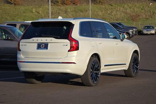 2026 Volvo XC90 B6 Plus 7-Seater