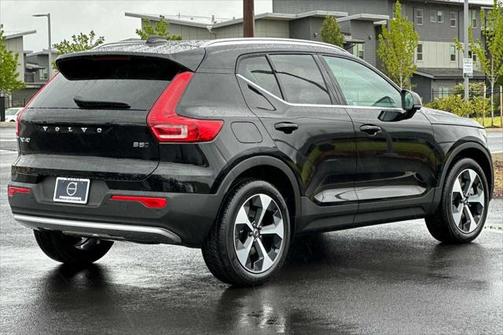 2024 Volvo XC40 B5 Core Bright Theme