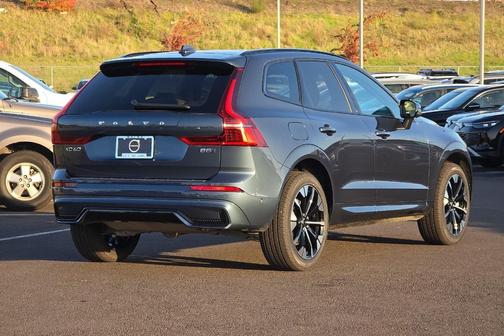 2026 Volvo XC60 B5 Plus