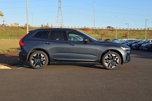 2026 Volvo XC60 B5 Plus