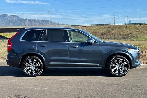2025 Volvo XC90 B6 Ultra