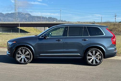 2025 Volvo XC90 B6 Ultra