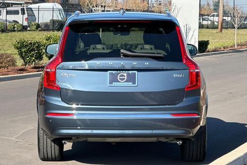 2025 Volvo XC90 B6 Ultra