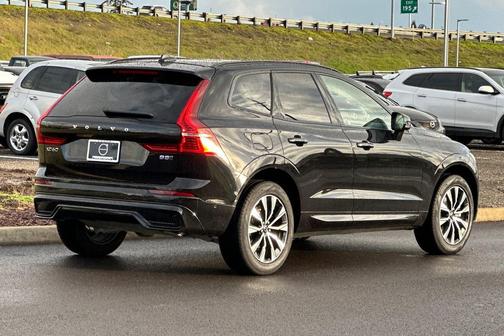 2025 Volvo XC60 B5 Plus