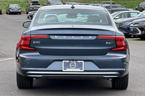 2025 Volvo S90 B6 Plus