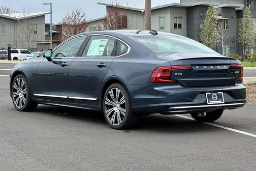 2025 Volvo S90 B6 Plus