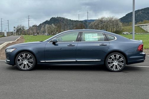 2025 Volvo S90 B6 Plus