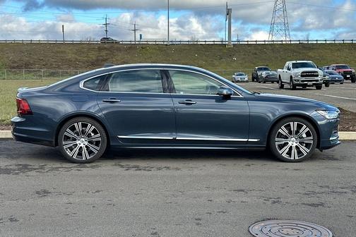 2025 Volvo S90 B6 Plus