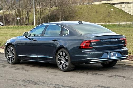 2025 Volvo S90 B6 Plus
