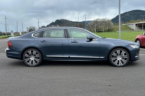 2025 Volvo S90 B6 Plus