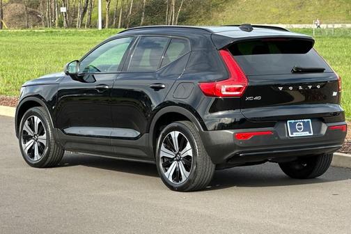 2023 Volvo XC40 Recharge Pure Electric Twin Plus