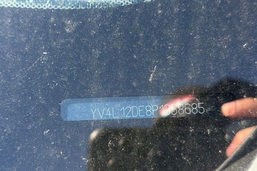 Crystal White Metallic 2023 Volvo XC60 B5 Plus Bright Theme
