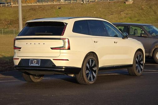 2025 Volvo EX90 Twin Motor Plus