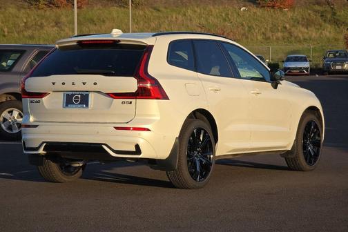 2026 Volvo XC60 B5 Ultra Black Edition