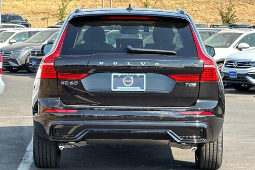 2025 Volvo XC60 Plug-In Hybrid T8 Plus
