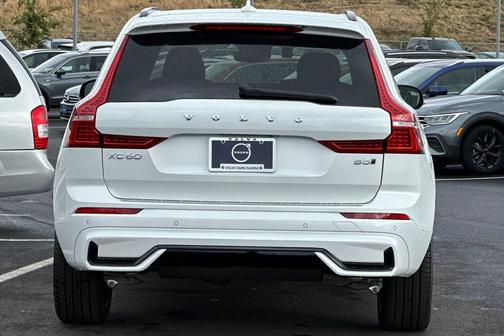 2025 Volvo XC60 B5 Ultra
