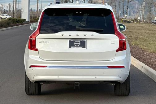 2023 Volvo XC90 Recharge Plug-In Hybrid T8 Core Bright Theme