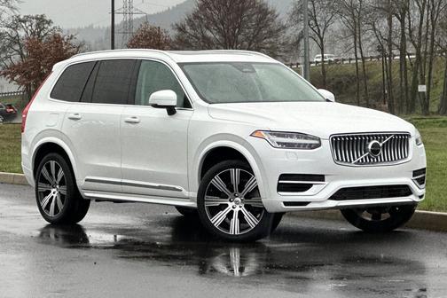 2023 Volvo XC90 Recharge Plug-In Hybrid T8 Core Bright Theme