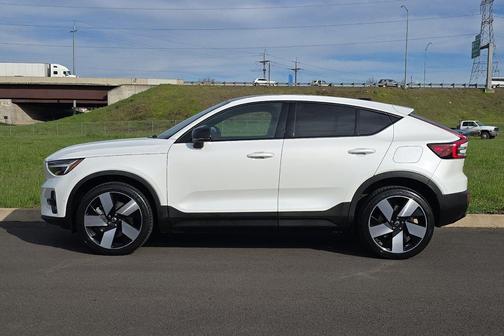 Crystal White Metallic 2023 Volvo C40 Recharge Pure Electric Twin Ultimate