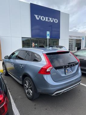 2017 Volvo V60 Cross Country T5