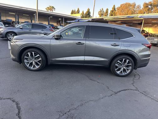 2023 Acura MDX 