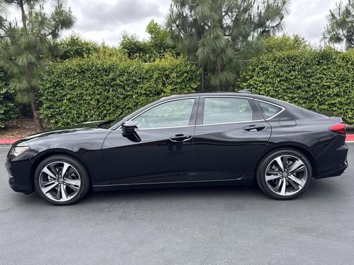 2025 Acura TLX 