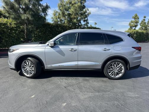 2023 Acura MDX 