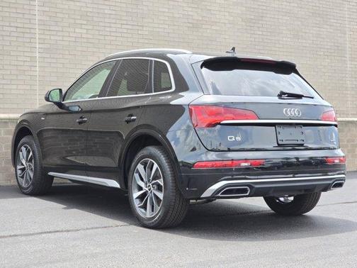 2022 Audi Q5 45 S line Premium Plus