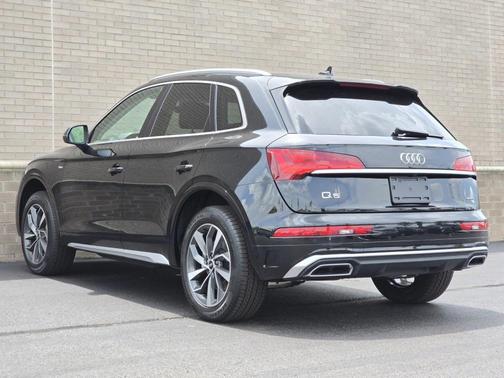 2022 Audi Q5 45 S line Premium Plus