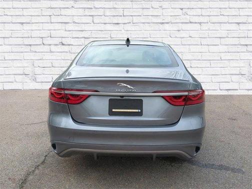 2024 Jaguar XF R-Dynamic SE