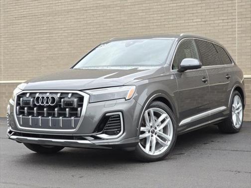 2025 Audi Q7 Premium Plus 55 TFSI quattro Tiptronic