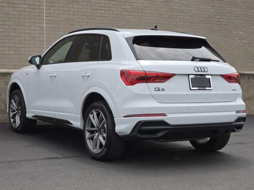 2025 Audi Q3 45 S line Premium