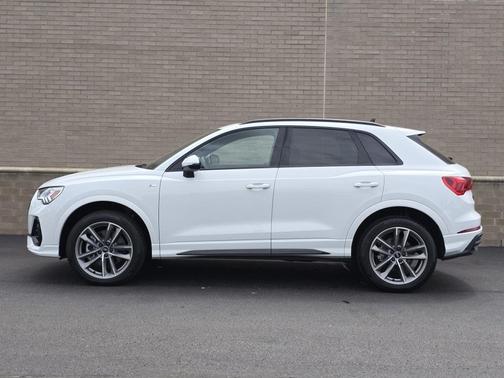 2025 Audi Q3 45 S line Premium