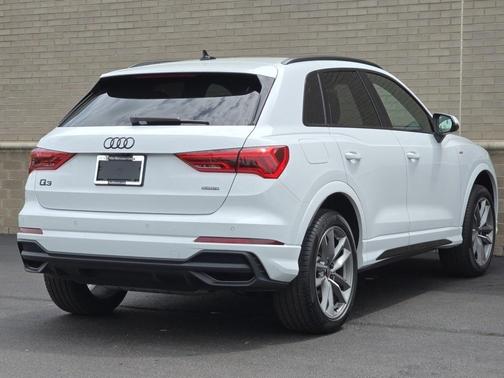 2025 Audi Q3 45 S line Premium