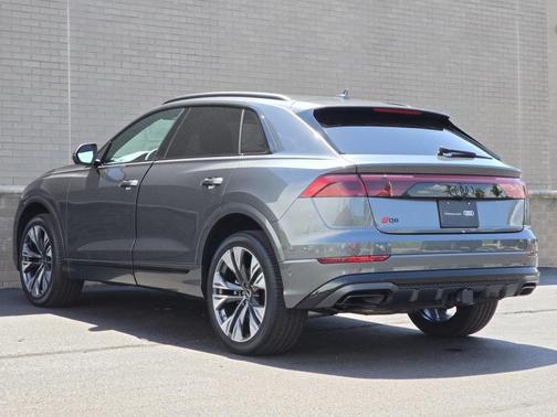 2025 Audi Q8 55 Premium
