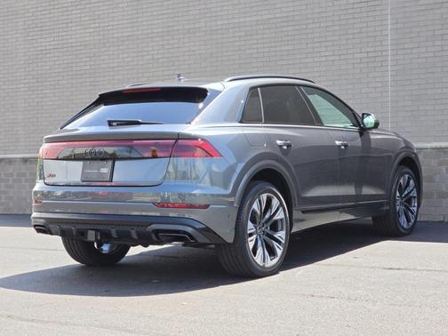 2025 Audi Q8 55 Premium