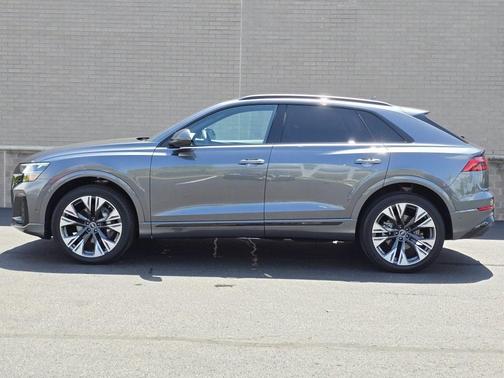 2025 Audi Q8 55 Premium