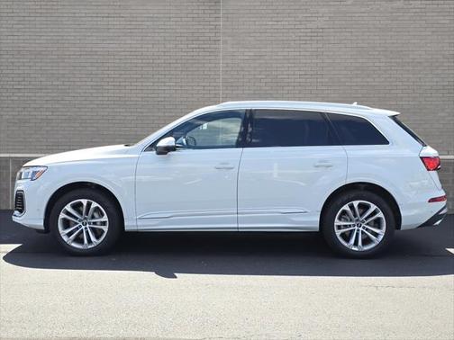 2025 Audi Q7 Premium Plus 55 TFSI quattro Tiptronic