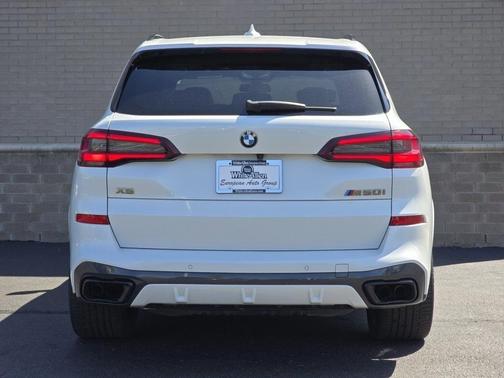 2022 BMW X5 M50i