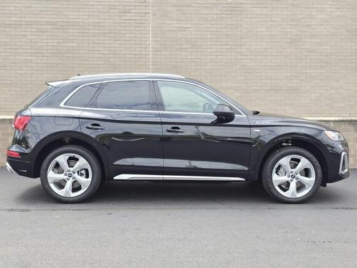 2025 Audi Q5 45 S line quattro Premium