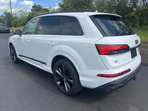 2025 Audi Q7 55 Premium Plus